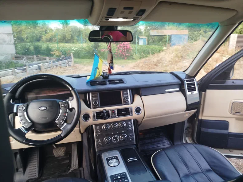 Land Rover Range Rover 2011 - 11
