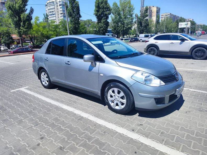 Nissan Tiida 2008 - 5