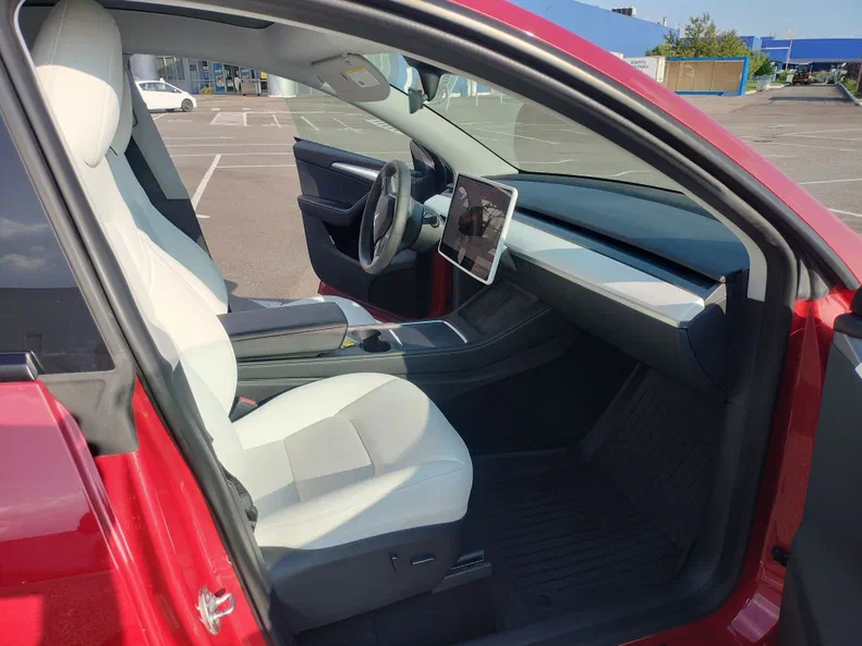 Tesla Model Y 2023 - 15