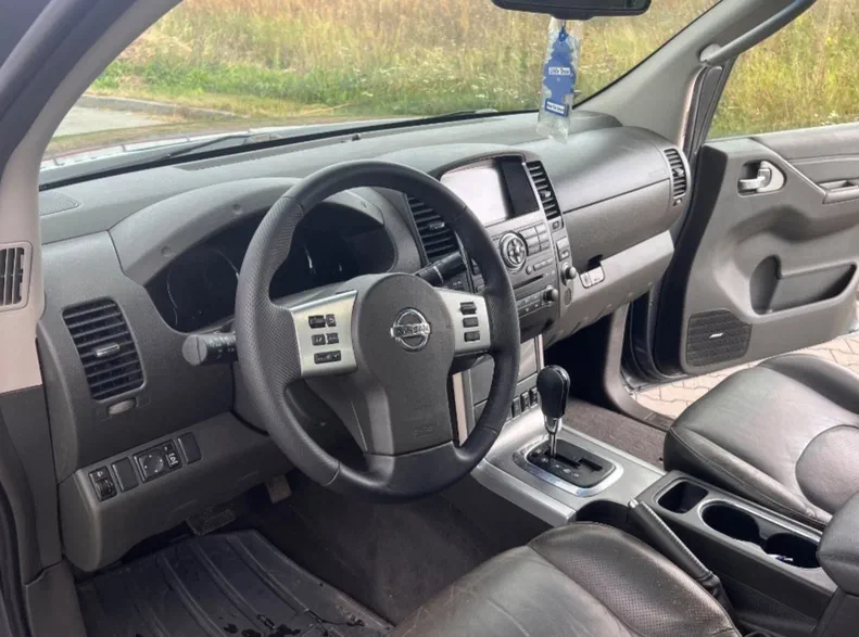 Nissan Navara (Frontier) 2008 - 10