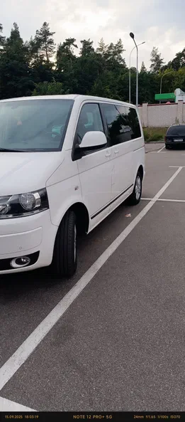 Volkswagen Multivan 2011 - 22