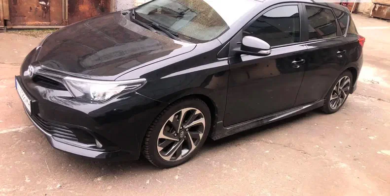 Toyota Auris 2015