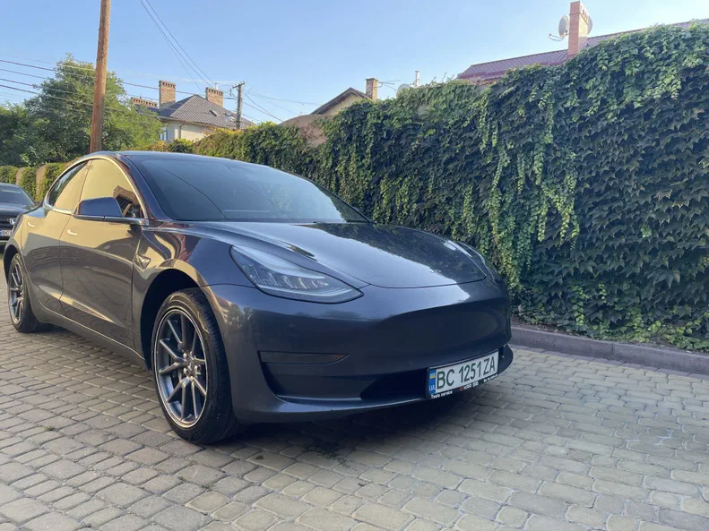 Tesla Model 3 2019