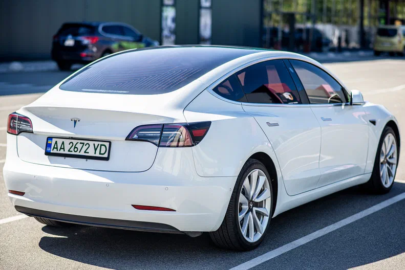 Tesla Model 3 2018 - 13