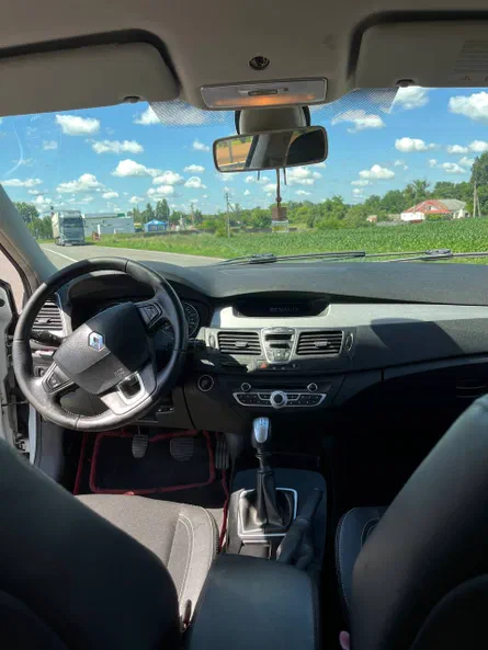 Renault Laguna 2013 - 11