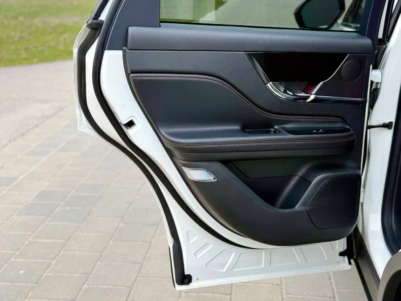 Lincoln Corsair 2024 - 38