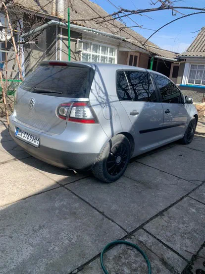 Volkswagen Golf 2004