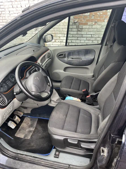 Renault Megane 2000 - 8