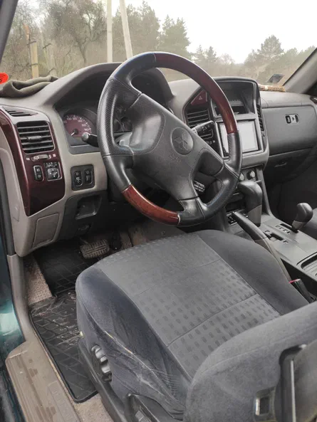 Mitsubishi Pajero 2002 - 1