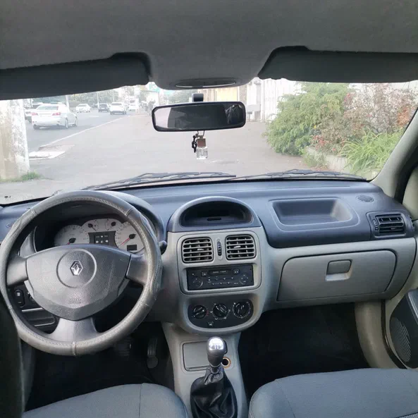 Renault Clio 2004 - 8