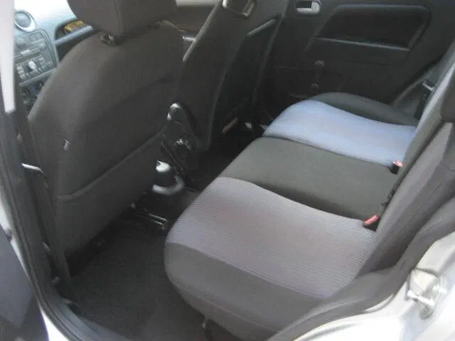 Ford Fusion 2009 - 10