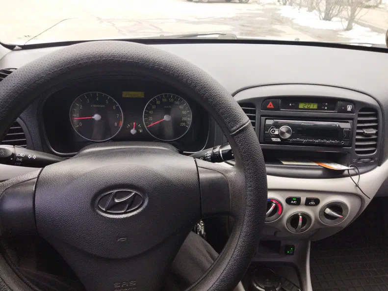 Hyundai Accent 2008 - 5