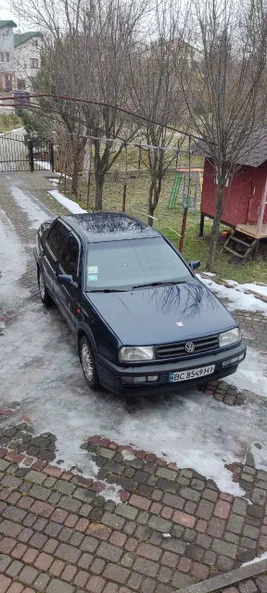 Volkswagen Vento 1994 - 3
