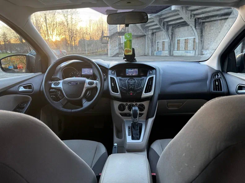 Ford Focus 2011 - 16