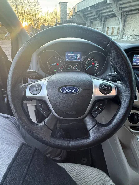 Ford Focus 2011 - 14