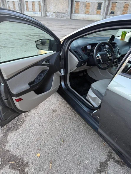 Ford Focus 2011 - 17