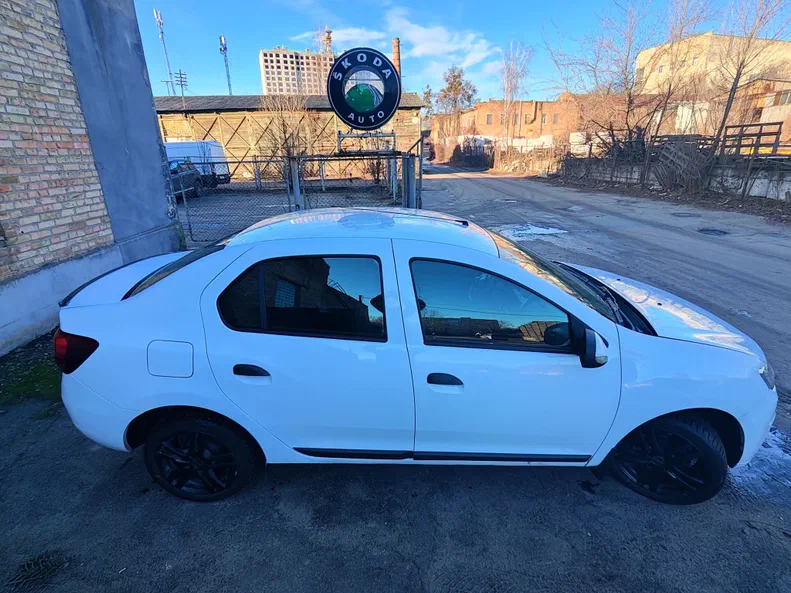 Renault Logan 2021 - 6