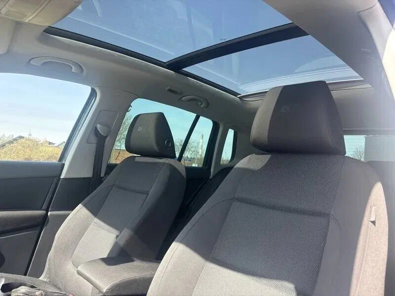 Volkswagen Tiguan 2010 - 9