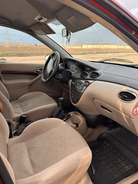Ford Focus 2000 - 3