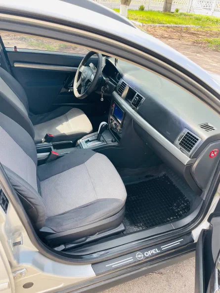Opel Vectra 2004 - 13