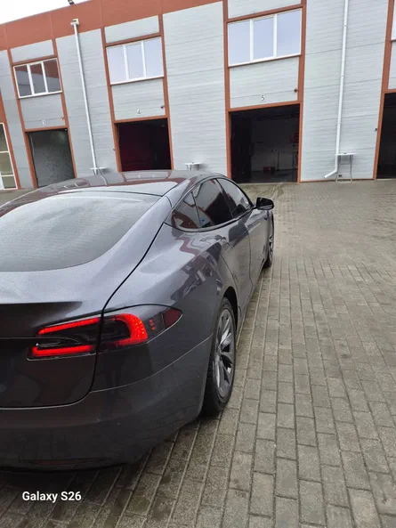 Tesla Model S 2019 - 6
