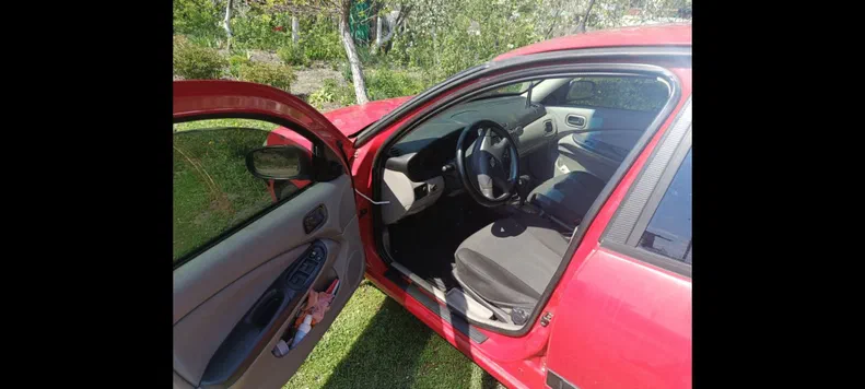 Nissan Almera 2002 - 5