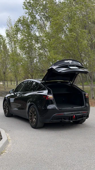Tesla Model Y 2023 - 11