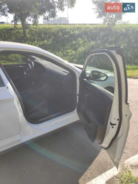 Volkswagen Jetta 2019 - 2