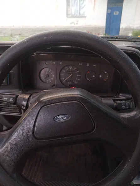 Ford Escort 1988 - 12