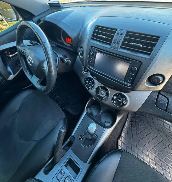 Toyota RAV4 2012 - 11
