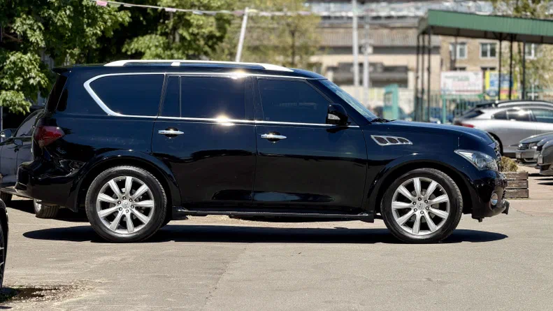 Infiniti QX56 2010 - 5