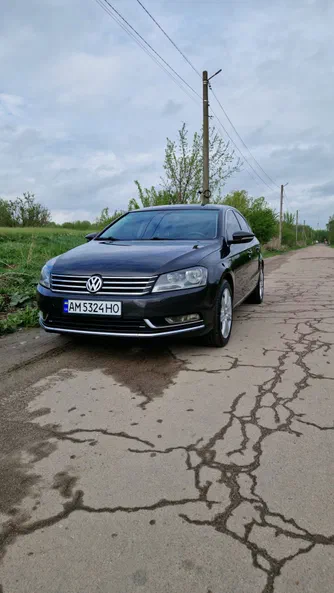 Volkswagen Passat 2011 - 1