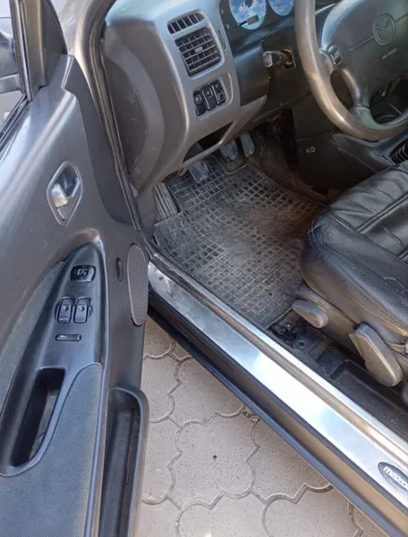 Mazda 323 1997 - 8