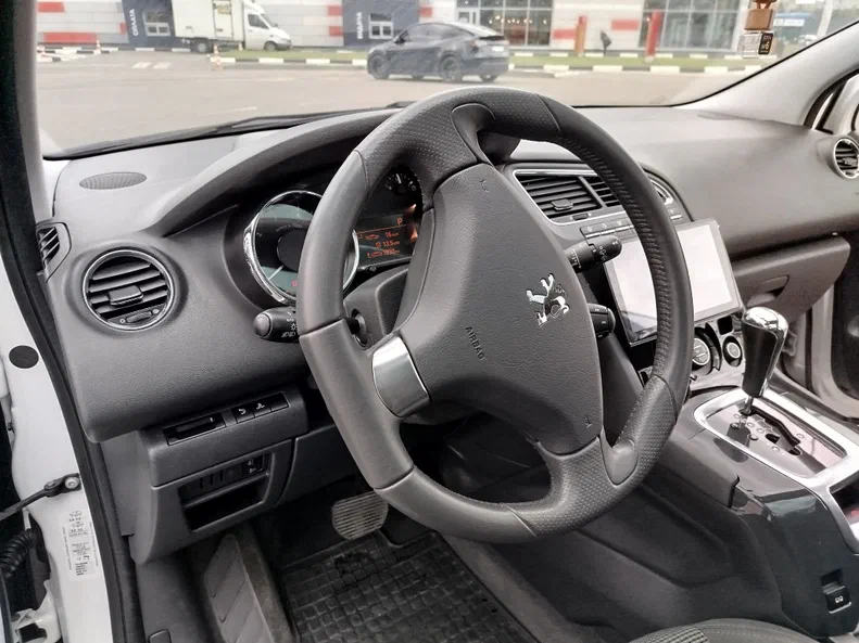 Peugeot 5008 2010 - 12