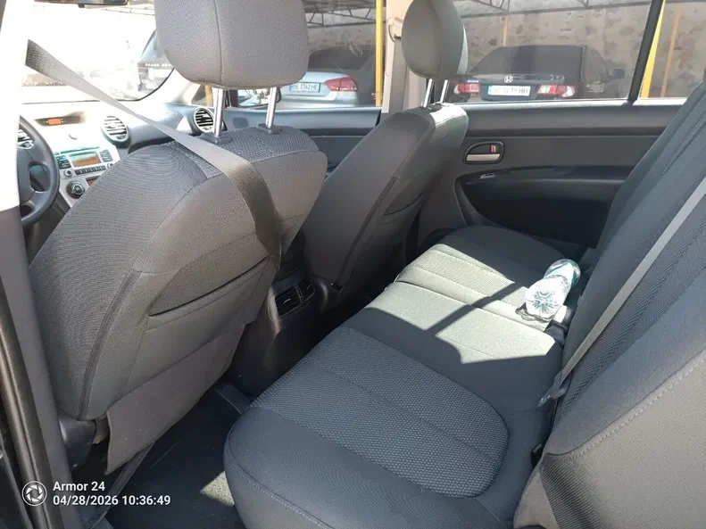 Kia Carens 2008 - 8