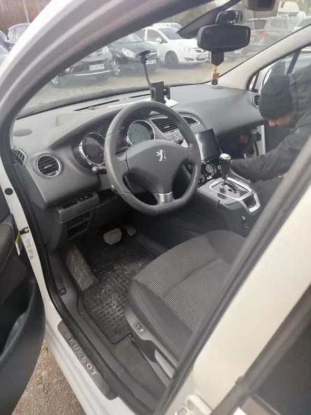 Peugeot 5008 2010 - 9