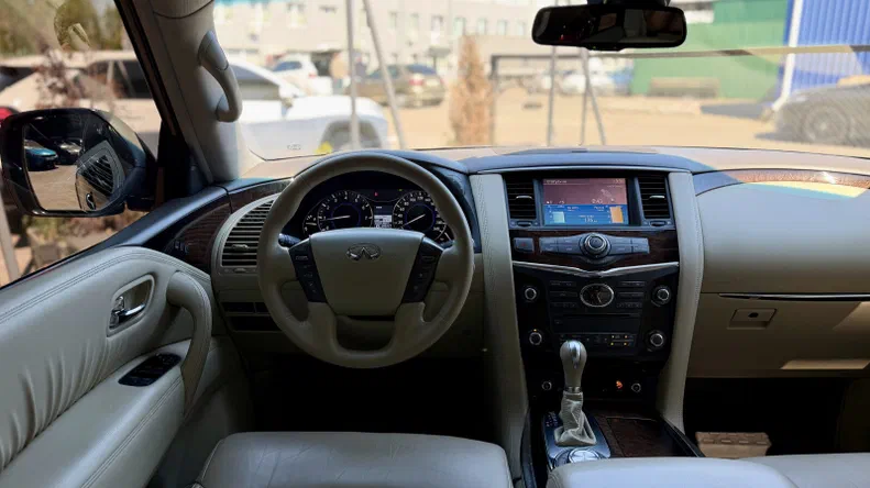 Infiniti QX56 2010 - 28