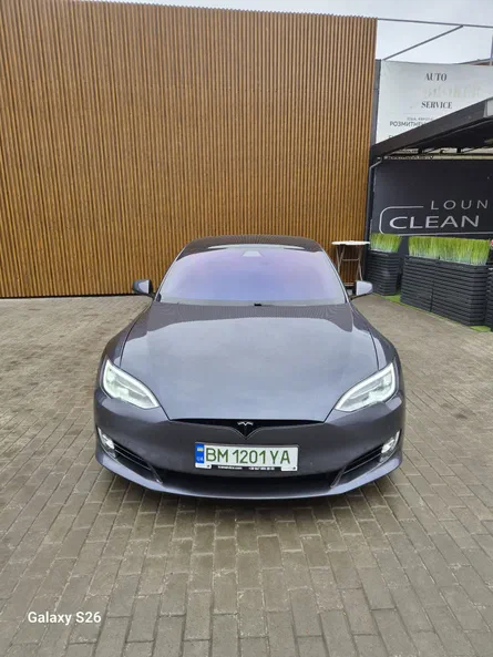 Tesla Model S 2019 - 2