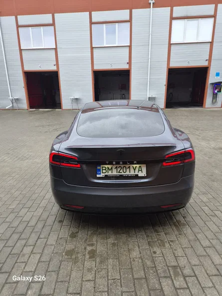 Tesla Model S 2019 - 5