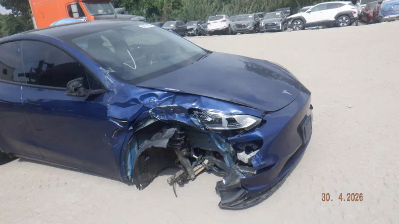 Tesla Model Y 2020 - 11
