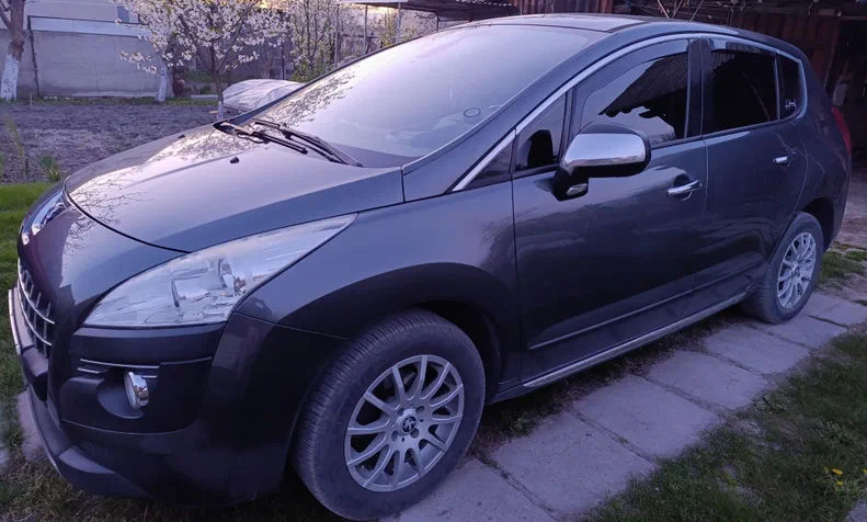 Peugeot 3008 2009 - 10