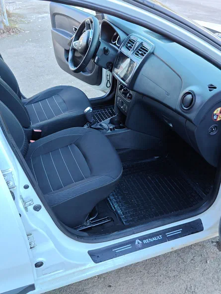 Renault Logan 2021 - 18