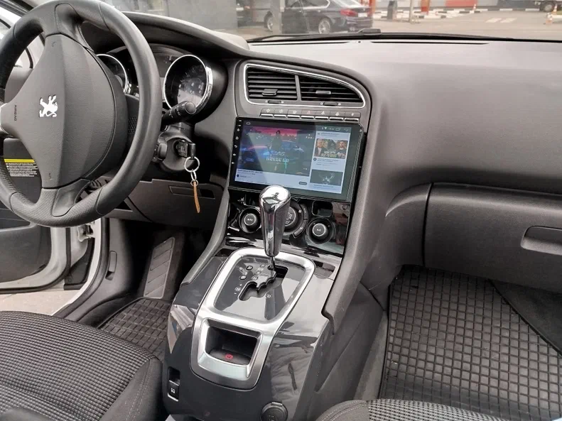 Peugeot 5008 2010 - 10