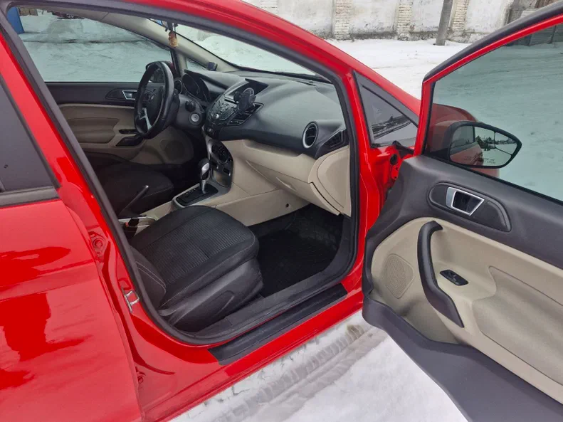 Ford Fiesta 2015 - 4
