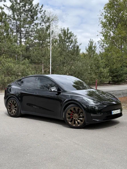 Tesla Model Y 2023 - 3