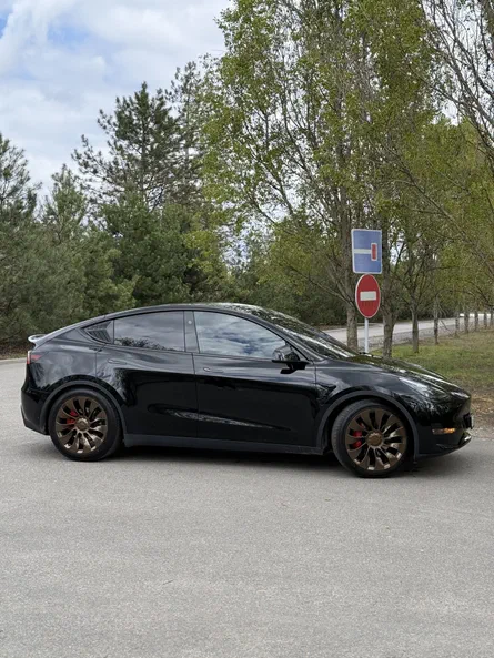 Tesla Model Y 2023 - 4