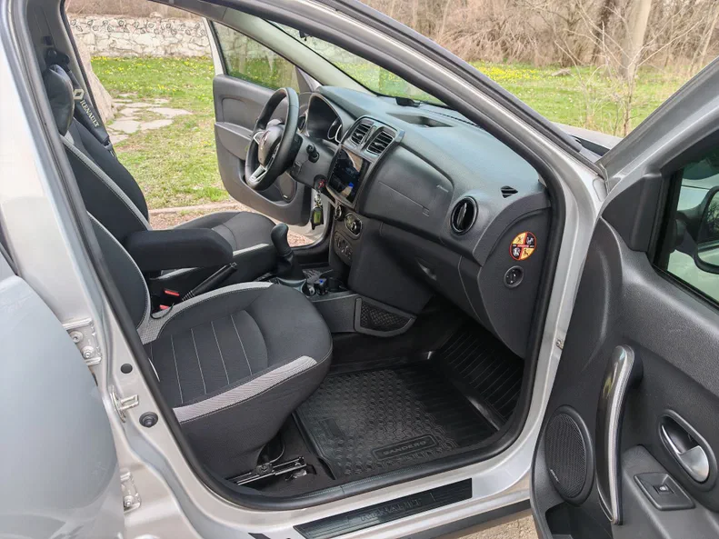 Renault Sandero 2018 - 11