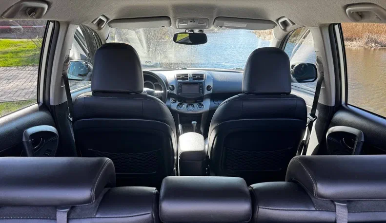 Toyota RAV4 2012 - 9
