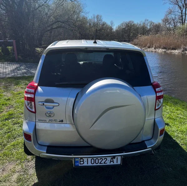 Toyota RAV4 2012 - 7