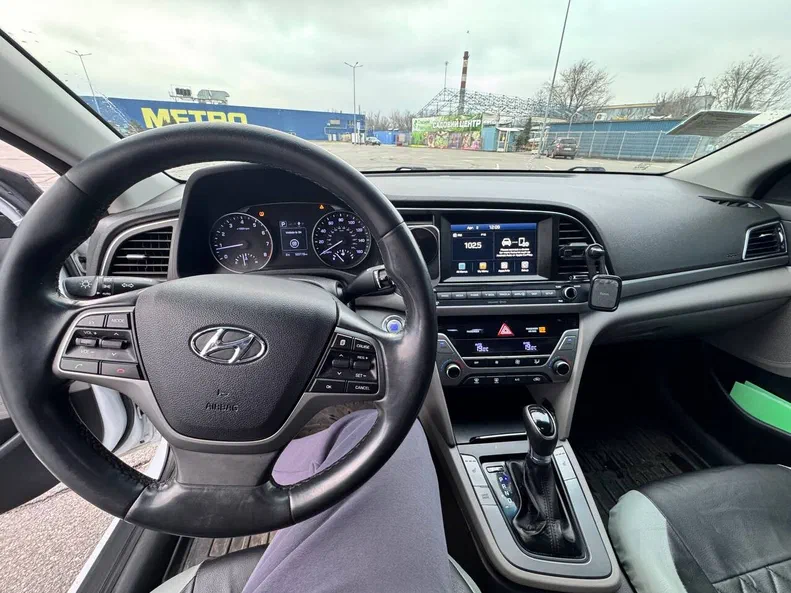 Hyundai Elantra 2016 - 6